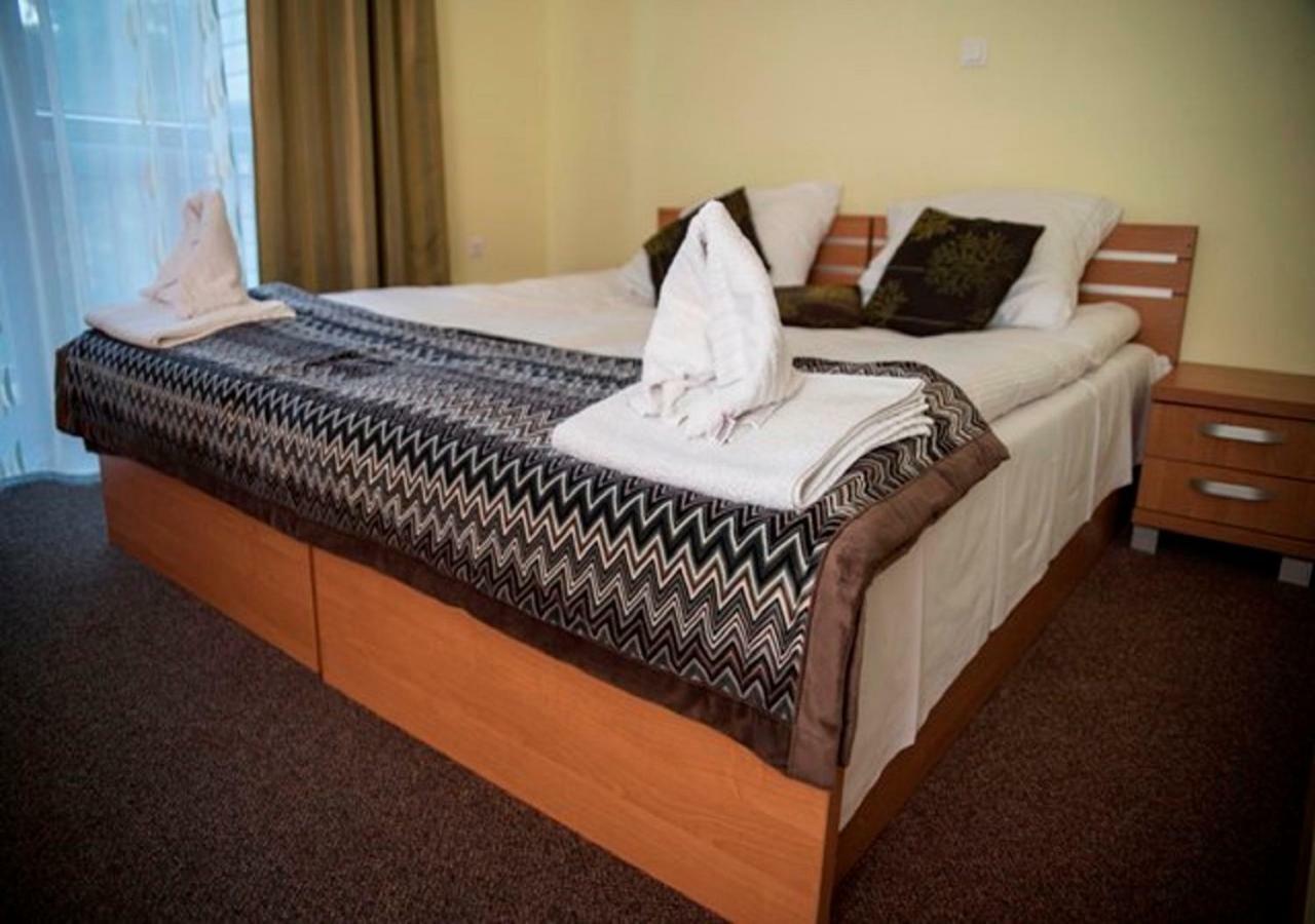 Hotel Osrodek Szkoleniowo Wypoczynkowy Roznow Esterno foto